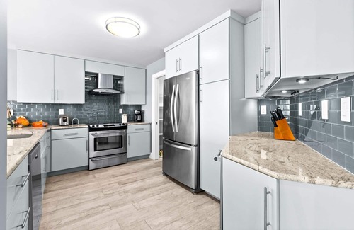 Destin Condo | Emerald Towers 104, Hosted by Scenic Stays!