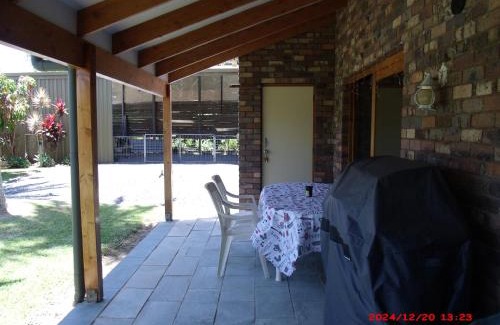 Emerald Beach Bed & Breakfast | Emerald Tropical Palms B & B