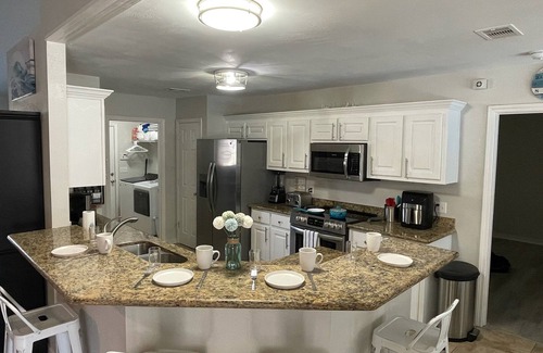 Gulf Breeze House | Emerald Waves Hideaway - Free Heated Pool & Games Room-8 mins to Pensacola Beach