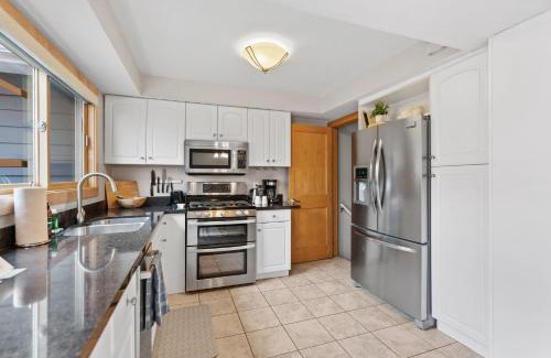 Lowry Hill House | Emerson House