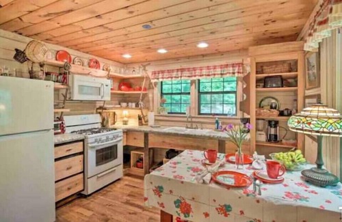 Chatsworth Cabin | Emerson's Cabin at Dennis Mill
