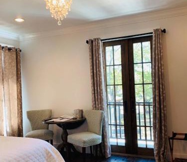 Fredericksburg Hotel | Emigrant's Inn