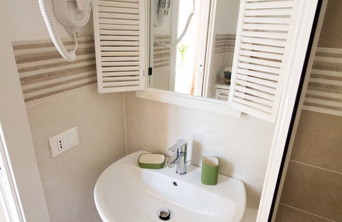 Sanremo Centre House | Emily Rooms