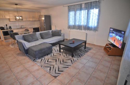 Maniakoi Apartment | Emily's apartment