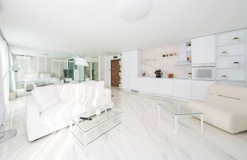 Vitosha District Apartment | Emirates White Sensation
