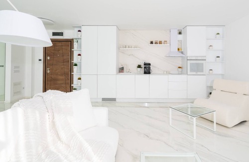 Vitosha District Apartment | Emirates White Sensation