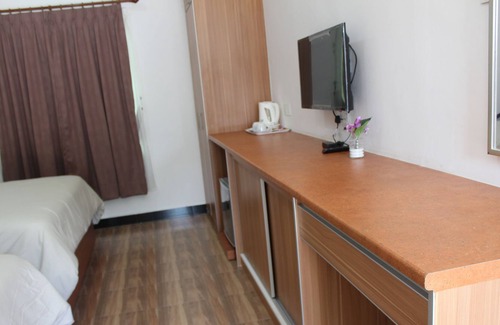 Kampung Gong Rengas House | Emma Guesthouse 1