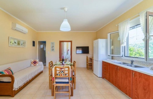 Vizari Apartment | Emmanuela with garden and sea view-Triopetra