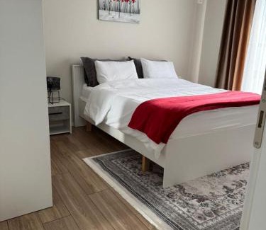 Elbasan Apartment | Emmas Place- Apartamenti modern por miqesor ne qender te Elbasanit