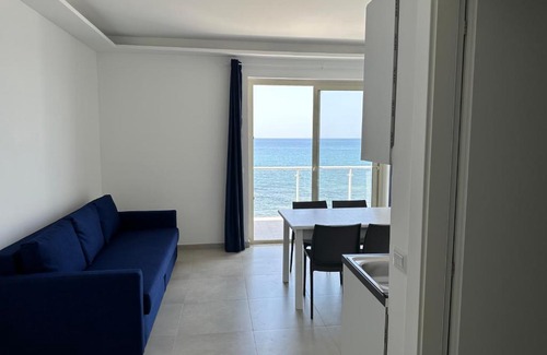Caronia Apartment | Emmebi appartamenti