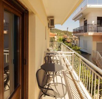 Ouranoupoli Apartment | Emmeleia Accommodation by Maria Riga