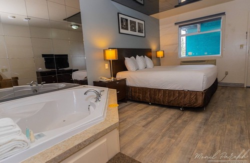 Red Deer Hotel | Empire Inn & Suites