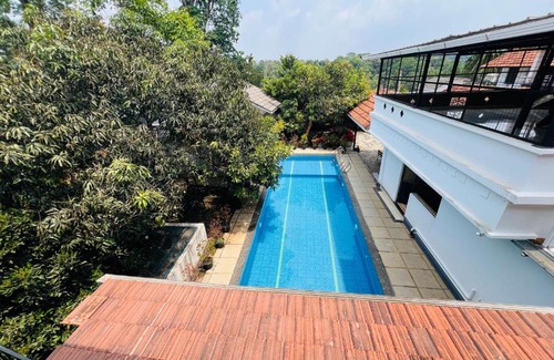 Vayittiri House | Empire One Bedroom with Common Pool