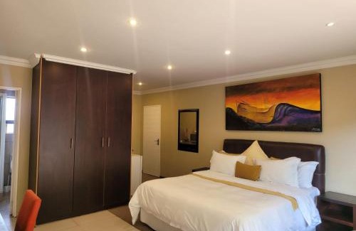 Universitas House | Emzini Guesthouse Universitas