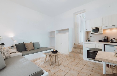 Apollonia House | En Milo