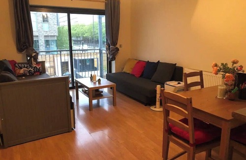 Poplar Apartment | En suite Double Room near Canary Wharf, O2, Excel