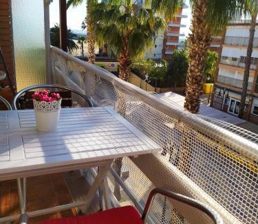 El Roc de Sant Gaieta Apartment | ENCANTADOR apartamento frente a la playa de Bara