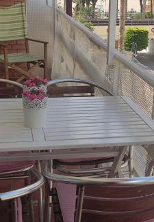 El Roc de Sant Gaieta Apartment | ENCANTADOR apartamento frente a la playa de Bara