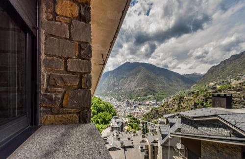 Escaldes-Engordany Apartment | Encantador Atico cerca de Caldea, Molleres HUT 6793