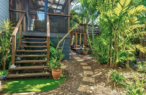 Brisbane Waterfront House | Enchanted Garden Island Cottage with Bikes and Air Con.