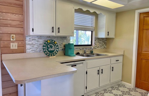 Port Saint Lucie House | Enchanted Pool Home 2/2, Sleeps 6, Pet Friendly, Minutes to the Beach or Stadium