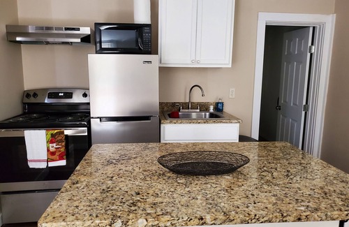 Southtown Apartment | Enchanted Retreat with Yard