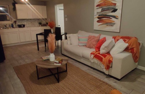 Mid City North Apartment | Enchanting 1bedroom Polish Apartment w/free WiFi& parking near most attractionsn