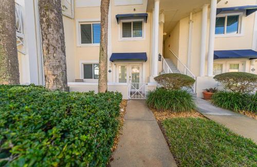 Cape Caneveral Beach Gardens Apartment | Enchanting 2-Bedroom Ground Floor Beach Condo at Cape Canaveral WiFi & AC