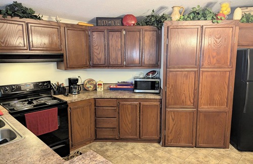 May House | Enchanting 3-bedroom home blocks away from Lake Brownwood