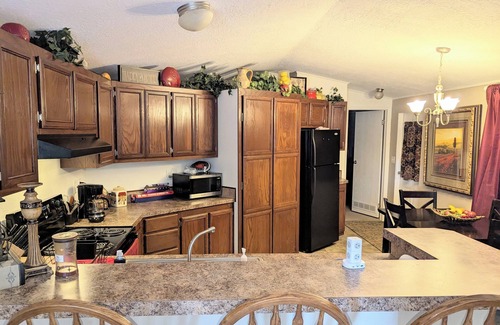 May House | Enchanting 3-bedroom home blocks away from Lake Brownwood