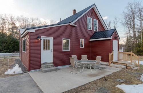 Gorham House | Enchanting 3BR Farmhouse Retreat Nature Getaway
