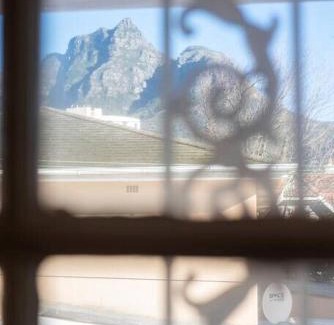 Rosebank Apartment | Enchanting Abode in Rosebank
