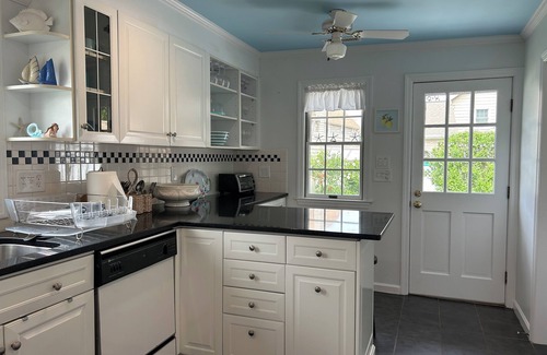 Devon House | Enchanting Beach Cottage with Water Views - Private Beach and Boardwalk