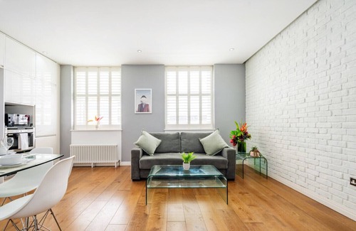 Covent Garden Apartment | Enchanting Covent Garden Haven