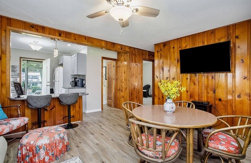 Union Pier Cottage | Enchanting dog-friendly home w/grill, firepit, full kitchen, & washer/dryer