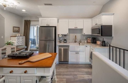 Prescott Apartment | Enchanting Fawn Chalet in the Pinesn
