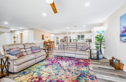 Park Scottsdale One House | Enchanting home with private hot tub, putting green, yard & washer/dryer
