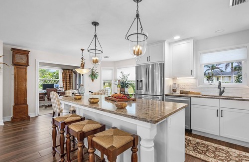Saint James City House | Enchanting Retreat - Pine Island Paradise - Roelens