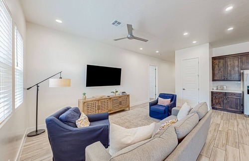 Ivins House | Enchanting townhome with pool, hot tub, fire pit, games, & great balcony views