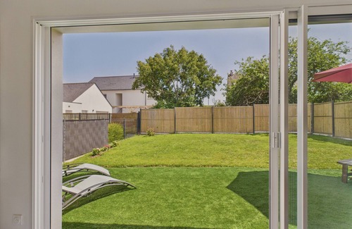 Le Tour-du-Parc House | Enclosed garden – Single-storey house for 4