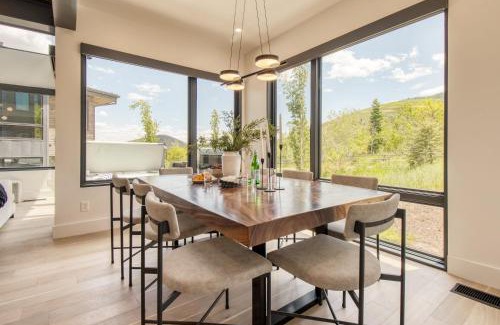 Park City House | Encore by AvantStayMinutes from the Slopes in PC w Hot Tub