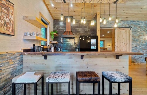 Sandy House | Encore Cottonwoods Ski Cabin.