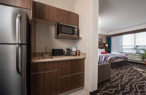 Grande Prairie Hotel | Encore Suites by Service Plus Inns