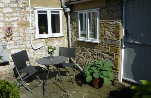 Ashford-in-the-Water Cottage | End Cottage, Ashford In The Water, Near Bakewell 1 bedroom cottage.