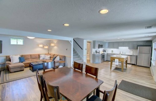 Climax Springs House | End of summer discounts!
