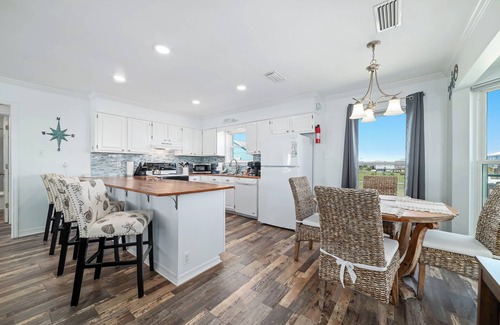 Fort Morgan House | End-of-Summer Rates! Cozy Fort Morgan beach house, just steps to the beach!