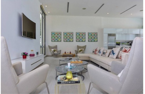 Savaneta Villa | End your days with island sunsets draped across the horizon.