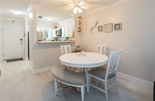 Rock Harbor Condo | Endless Amenities at This Relaxing Condo in Landings of Largo