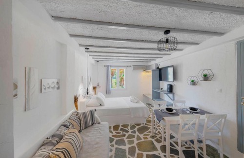 Megas Gialos Apartment | Endless Blue from Syros - Megas Gialos Resort - Suite 1