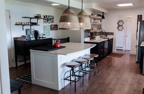 South Haven House | ★ Endless Lake Michigan. Cozy & Spacious Getaway with hot tub!